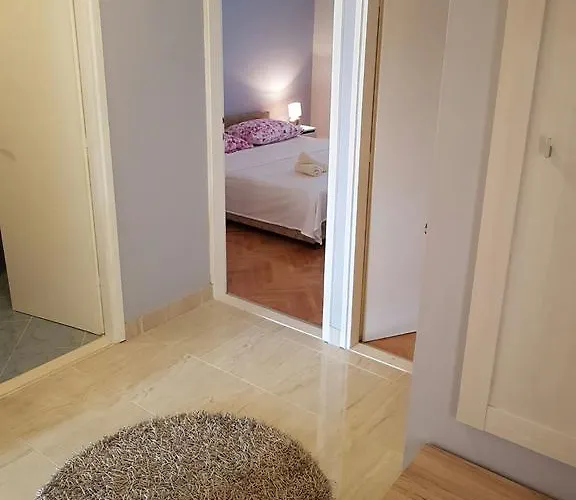 Apartment Vice Mali *